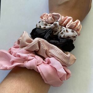 Set of 5 Scrunchies - Pink Bow Print